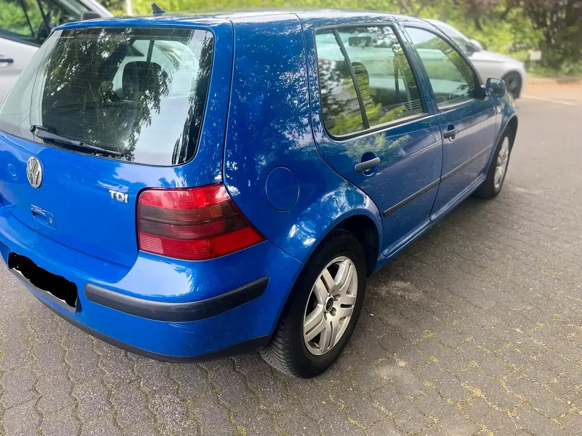 Gebraucht VW Golf IV 105 PS (77 kW) 2002 Blau Kleinwagen