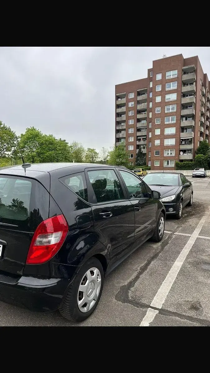 Gebraucht Mercedes A160 95 PS (69 kW) 2011 Schwarz Kleinwagen