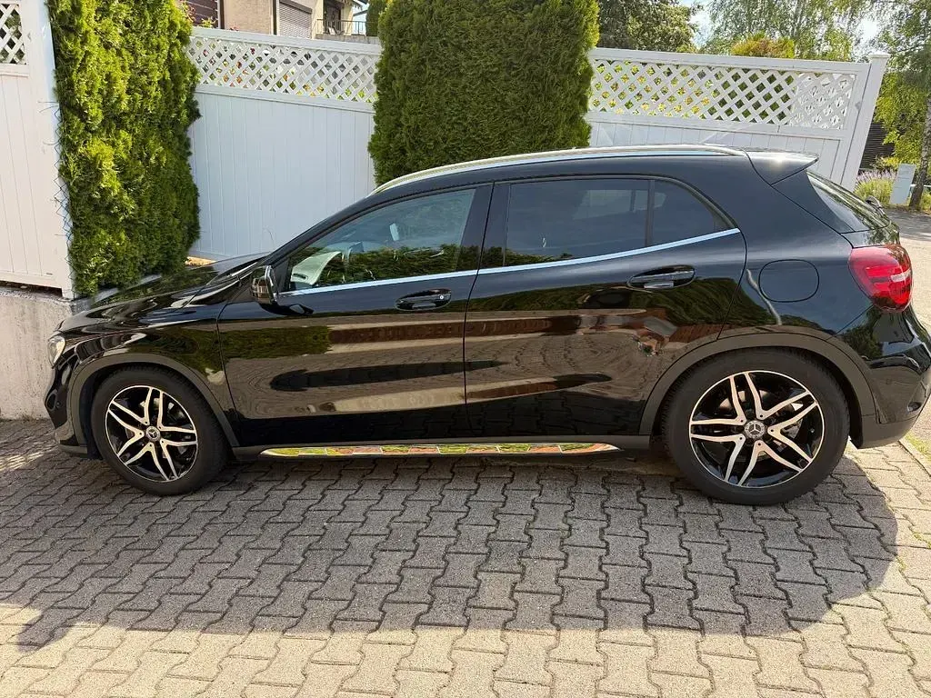 Gebraucht Mercedes GLA220 Edition 184 PS (135 kW) 2017 Schwarz SUV