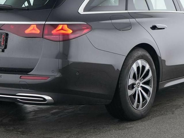 Gebraucht Mercedes E220 Avantgarde 197 PS (144 kW) 2024 Graphitgraumet. Kombi