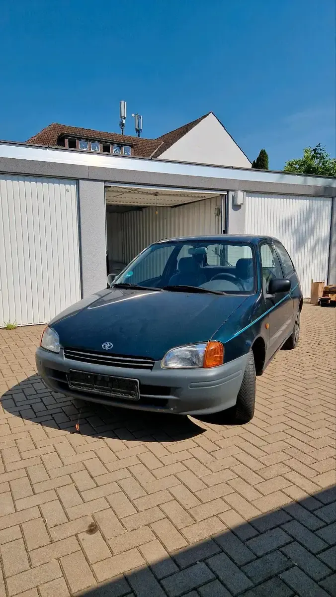 Gebraucht Toyota Starlet 75 PS (55 kW) 1999 Blau Kleinwagen