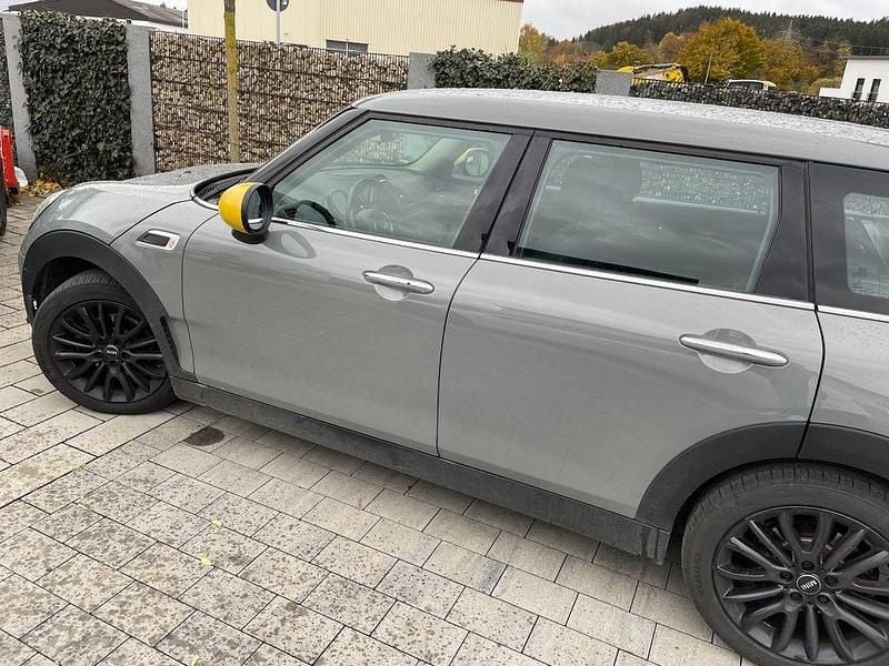 Grau Gebraucht 2017 Mini One Clubman Kombi | 10.999 € (Fairer Preis) - Bild 1/4
