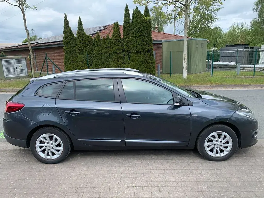 Gebraucht Renault Mégane 132 PS (97 kW) 2015 Grau Kombi