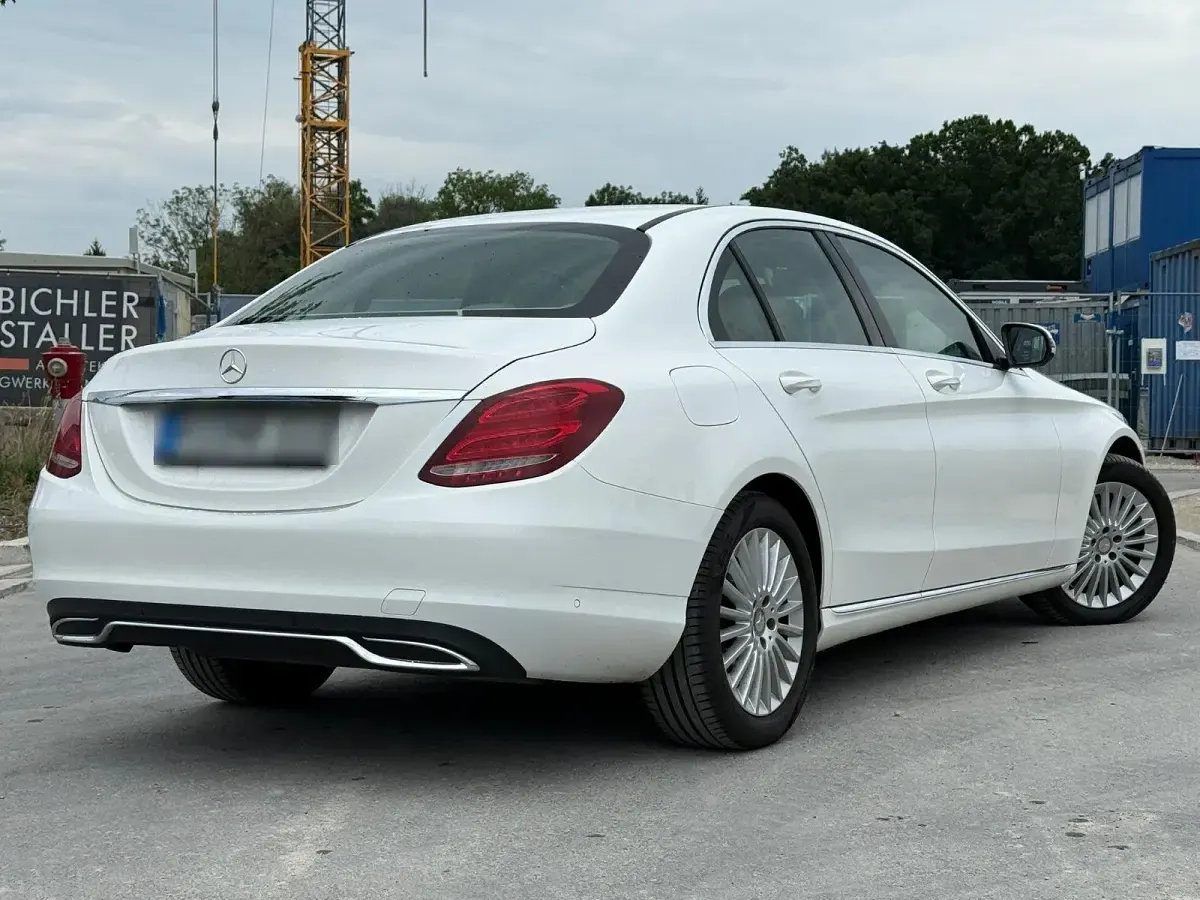 Gebraucht Mercedes C250 Exclusive 204 PS (150 kW) 2015 Weiß Limousine