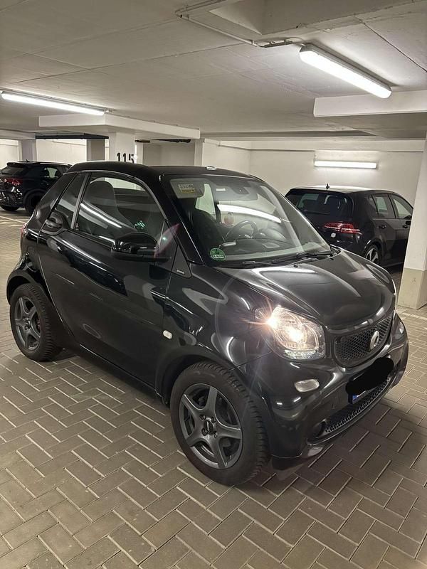 Schwarz Gebraucht 2017 Smart ForTwo Cabrio Cabrio | 9.000 € (Fairer Preis) - Bild 1/4