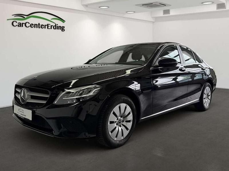 Ung. schwarz unilack Gebraucht 2019 Mercedes C200 Limousine | 24.990 € (Fairer Preis) - Bild 1/4