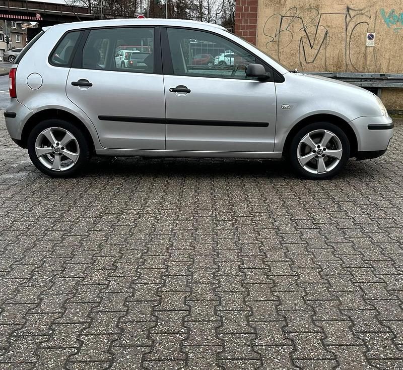 Gebraucht VW Polo 66 PS (48 kW) 2002 Silber Limousine
