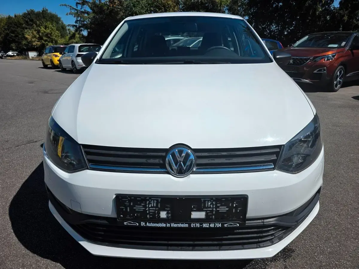 Gebraucht VW Polo Trendline 75 PS (55 kW) 2015 Weiß Kleinwagen