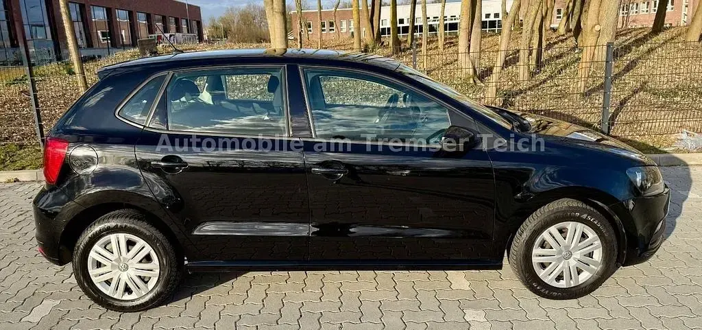 Gebraucht VW Polo Trendline 60 PS (44 kW) 2017 Schwarz Limousine
