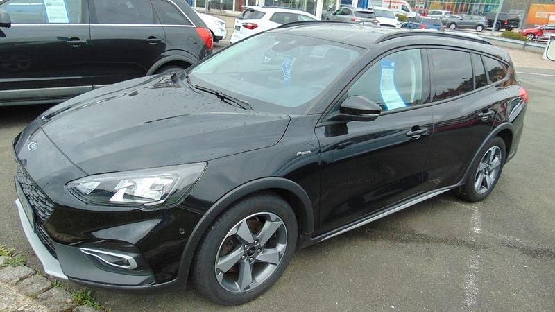 Gebraucht Ford Focus Active 125 PS (91 kW) 2020 Schwarz Limousine