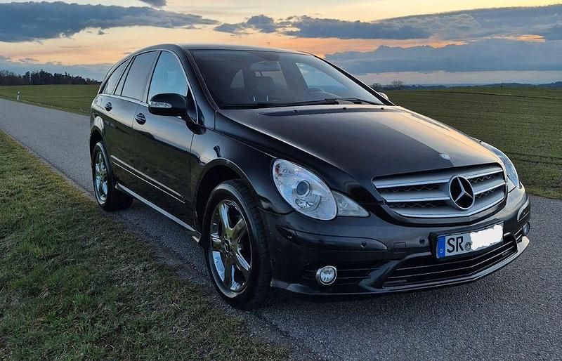 Gebraucht Mercedes R320 224 PS (164 kW) 2009 Schwarz Van / Kleinbus