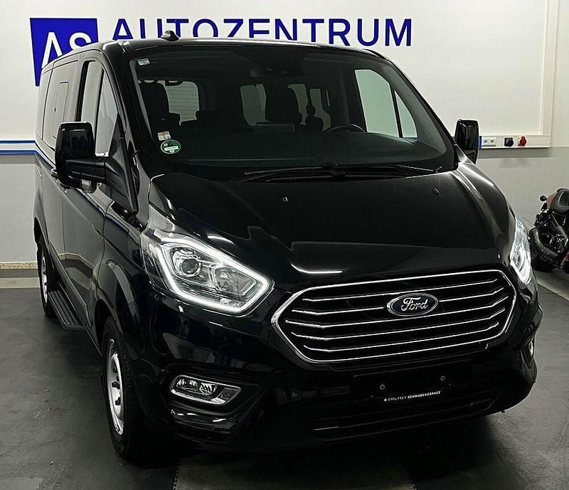 Gebraucht Ford Tourneo 150 PS (110 kW) 2023 Schwarz Van / Kleinbus