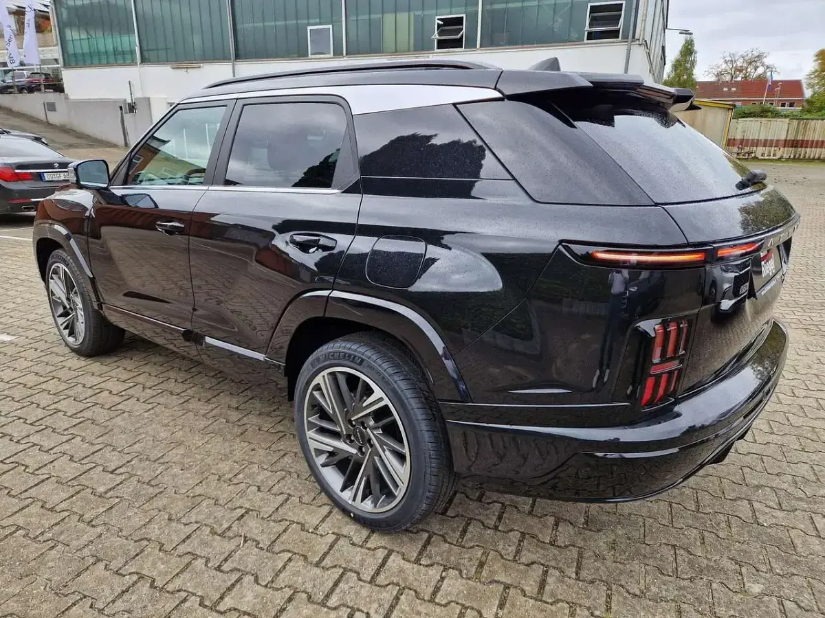 Gebraucht SsangYong Actyon 163 PS (119 kW) 2026 Schwarz SUV