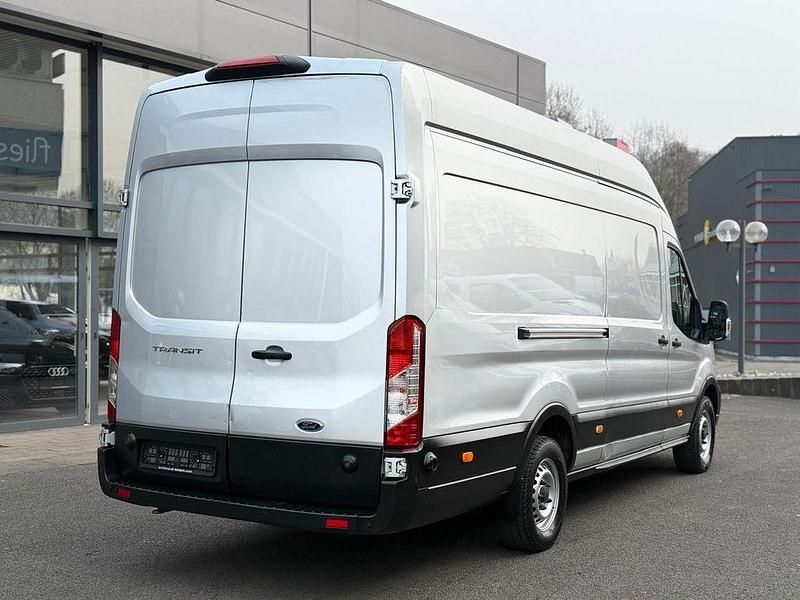 Gebraucht Ford Transit 131 PS (96 kW) 2019 Silber Van / Kleinbus