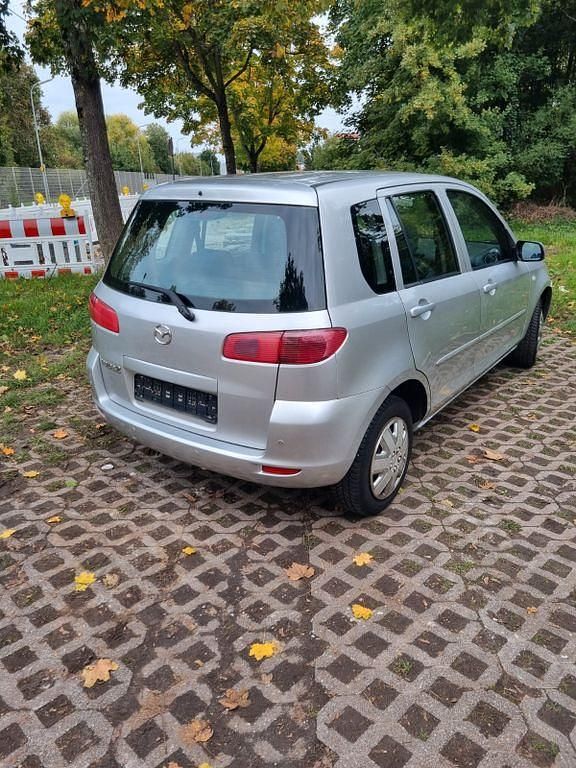 Silber Gebraucht 2005 Mazda 2 Exclusive Limousine | 2.000 € (Fairer Preis) - Bild 1/4