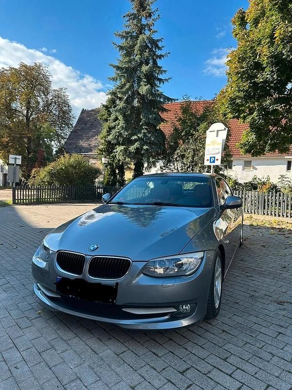 Gebraucht BMW 318 Cabriolet 143 PS (105 kW) 2010 Grau Cabrio