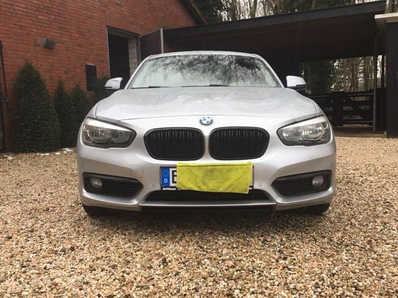Gebraucht BMW 116 Advantage 116 PS (85 kW) 2016 Grau Kleinwagen