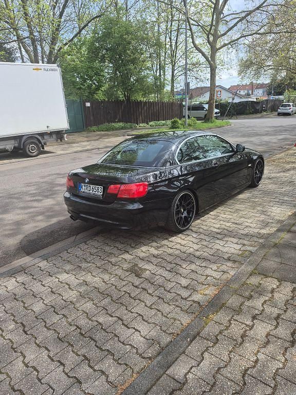 Gebraucht BMW 325 Cabriolet Performance 204 PS (150 kW) 2013 Schwarz Cabrio