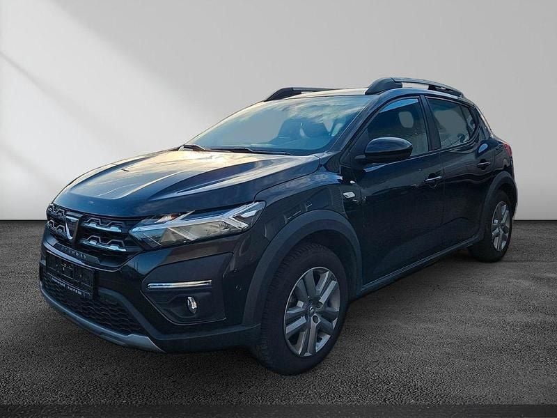 Nv676 pearl excent black Gebraucht 2023 Dacia Sandero Comfort SUV | 13.950 € (Guter Preis) - Bild 1/4