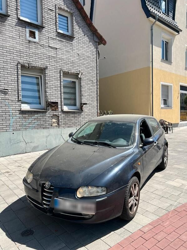 Blau Gebraucht 2002 Alfa Romeo 147 Kleinwagen | 1.200 € - Bild 1/4