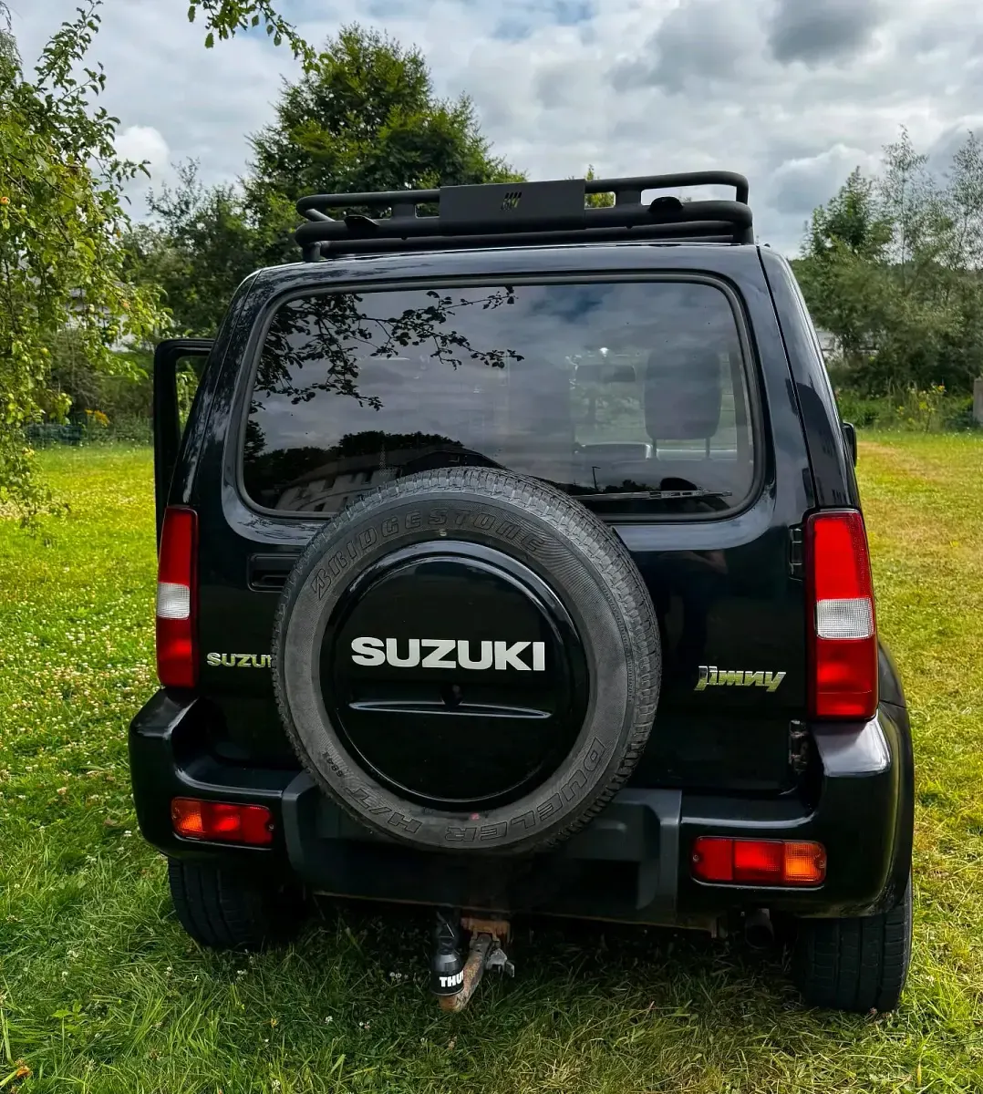 Gebraucht Suzuki Jimny 83 PS (61 kW) 2013 Schwarz SUV