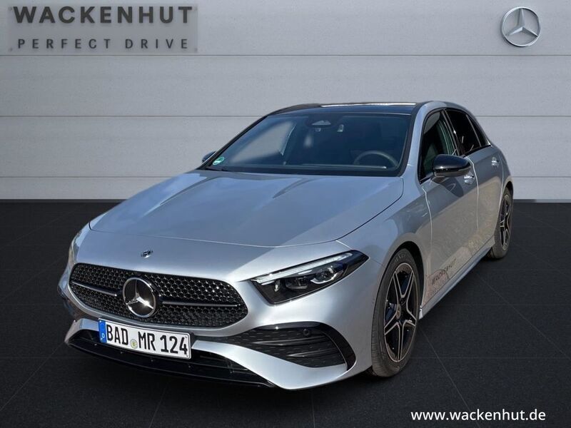Hightechsilber metalliclack Gebraucht 2024 Mercedes A180 AMG Limousine | 32.840 € (Fairer Preis) - Bild 1/4