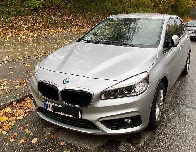 Silber Gebraucht 2014 BMW 218 Active Tourer Sport Line Van / Kleinbus | 14.500 € (Fairer Preis) - Bild 1/4