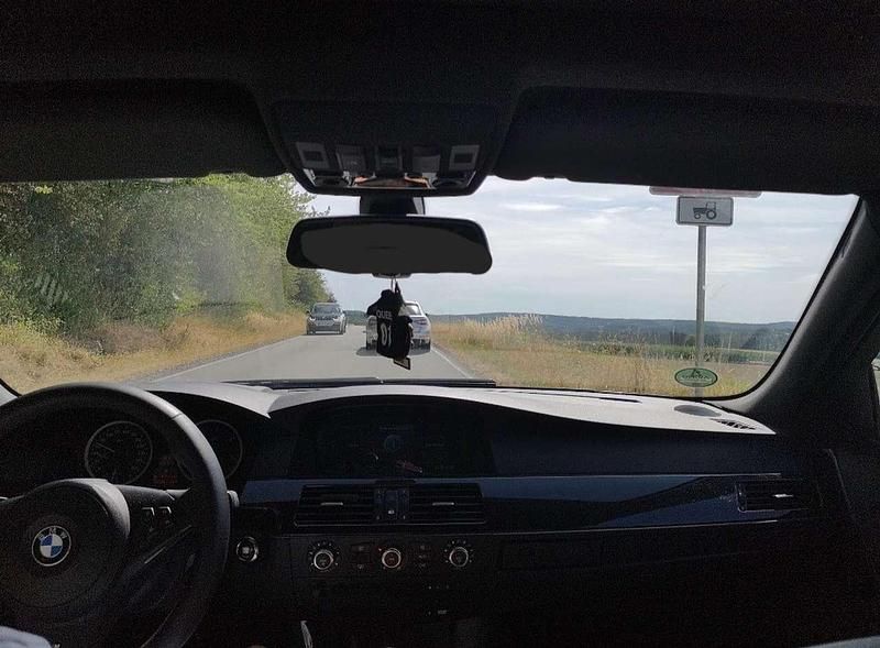 Gebraucht BMW 530 231 PS (169 kW) 2006 Grau Kombi