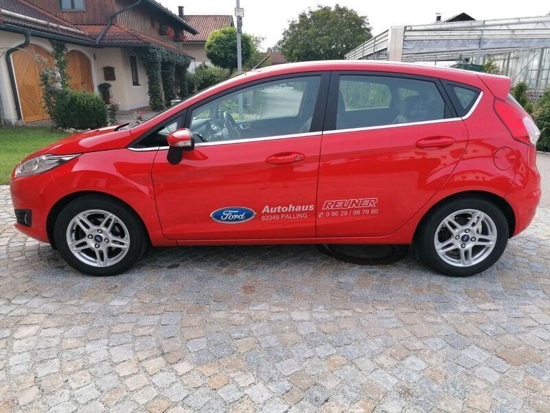 Rot Gebraucht 2014 Ford Fiesta Individual Kleinwagen | 7.500 € (Fairer Preis) - Bild 1/4