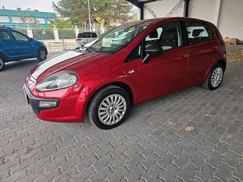 Rot Gebraucht 2010 Fiat Punto Evo Kleinwagen | 2.000 € (Guter Preis) - Bild 1/4