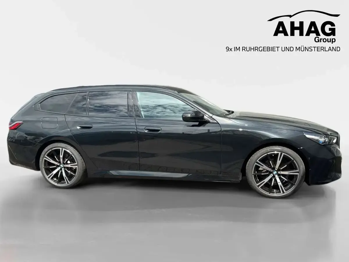 Gebraucht BMW 520 Performance 197 PS (144 kW) 2025 Schwarz Kombi
