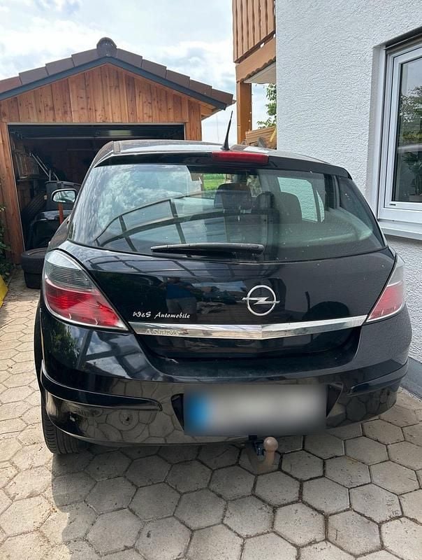Gebraucht Opel Astra 116 PS (85 kW) 2009 Schwarz Limousine
