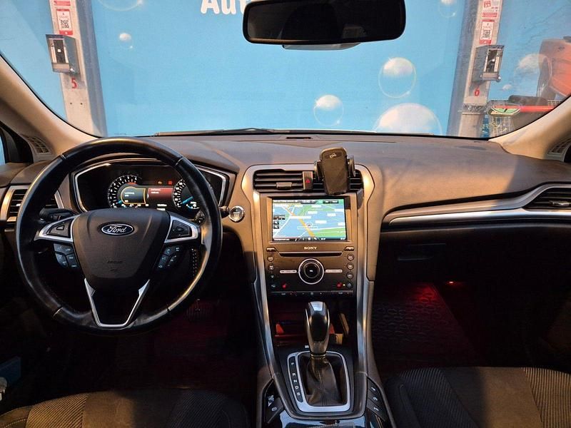 Gebraucht Ford Mondeo Titanium 150 PS (110 kW) 2015 Weiß Kombi