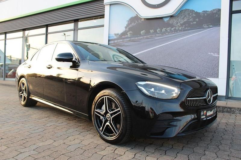 Gebraucht Mercedes E300 AMG 306 PS (225 kW) 2021 Schwarz Limousine