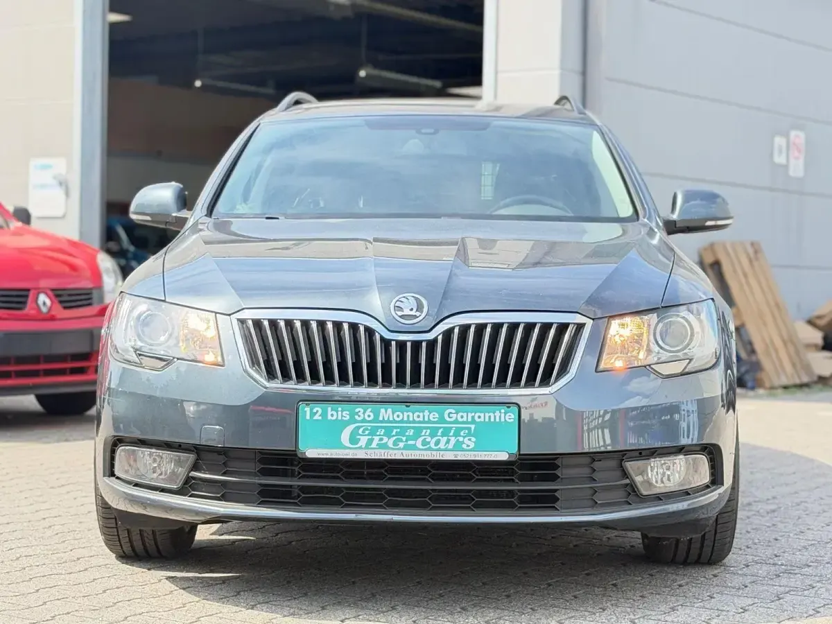 Gebraucht Skoda Superb Active 160 PS (117 kW) 2013 Grau Kombi