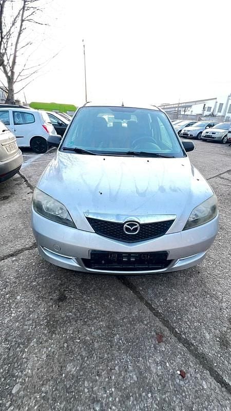 Silber Gebraucht 2003 Mazda 2 Kleinwagen | 1.499 € (Fairer Preis) - Bild 1/4