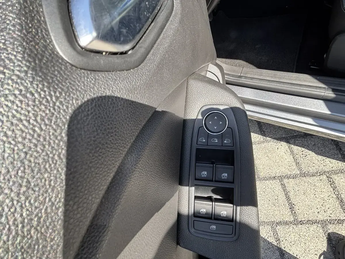 Gebraucht Renault Clio Evolution 101 PS (74 kW) 2024 Grau Kleinwagen
