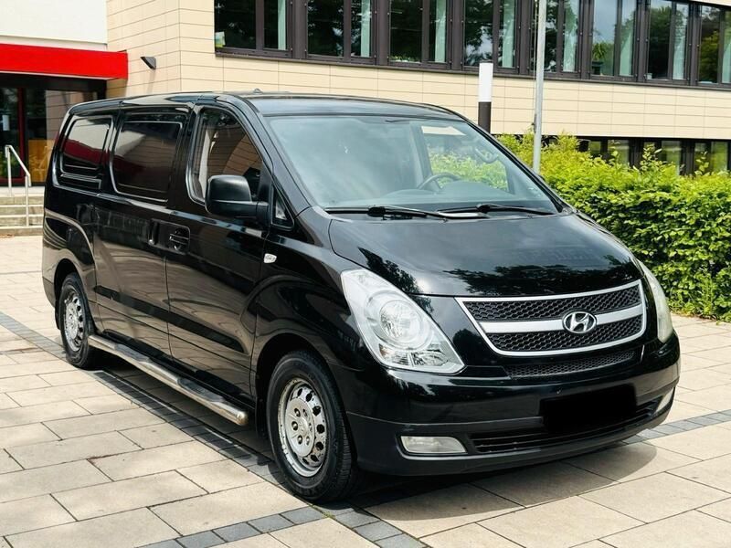 Schwarz Gebraucht 2009 Hyundai H-1 Van / Kleinbus | 3.690 € (Guter Preis) - Bild 1/4