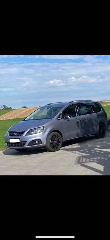 Andere farben Gebraucht 2016 Seat Alhambra Van / Kleinbus | 18.500 € (Superpreis) - Bild 1/4
