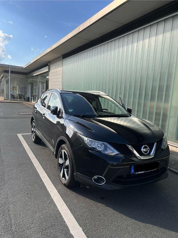 Schwarz Gebraucht 2017 Nissan Qashqai 360º SUV | 9.350 € (Guter Preis) - Bild 1/4