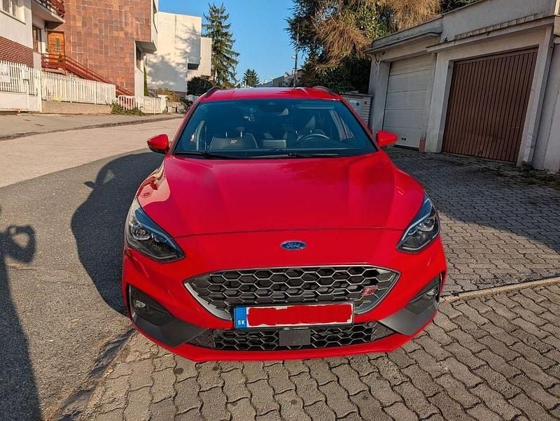 Gebraucht Ford Focus ST 280 PS (205 kW) 2019 Rot Limousine