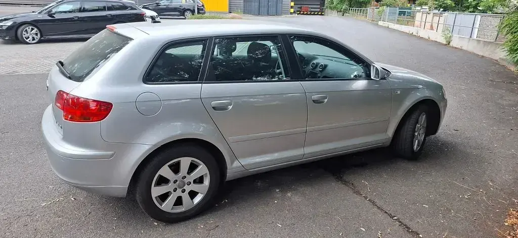 Gebraucht Audi A3 Sportback Ambiente 116 PS (85 kW) 2005 Silber Kleinwagen