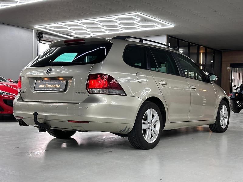 Gebraucht VW Golf VII Match 140 PS (102 kW) 2013 Silber Kombi