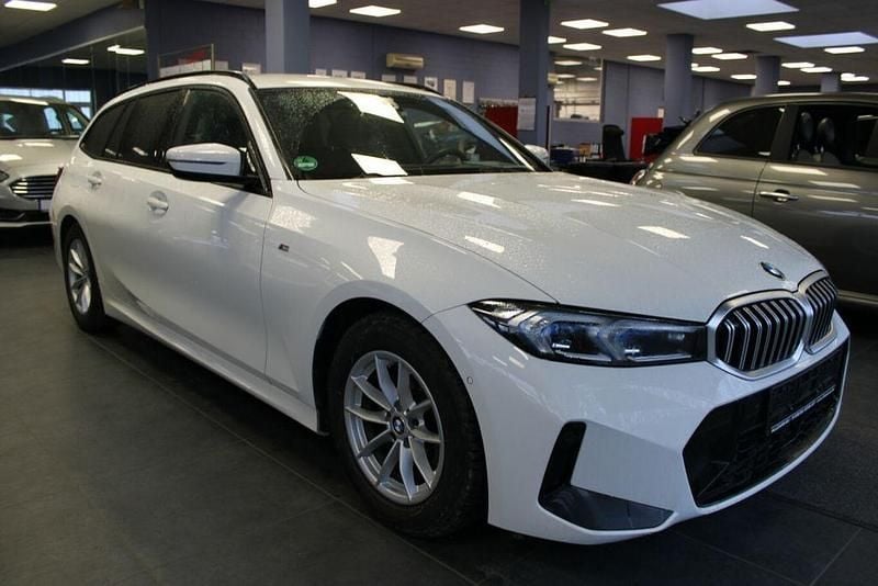 Gebraucht BMW 320 M Sport 184 PS (135 kW) 2023 Alpinweiß uni Kombi