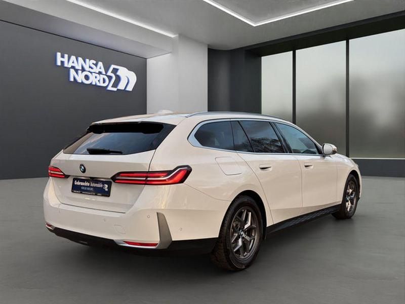 Gebraucht BMW 520 Sport Line 197 PS (144 kW) 2024 Weiß Limousine