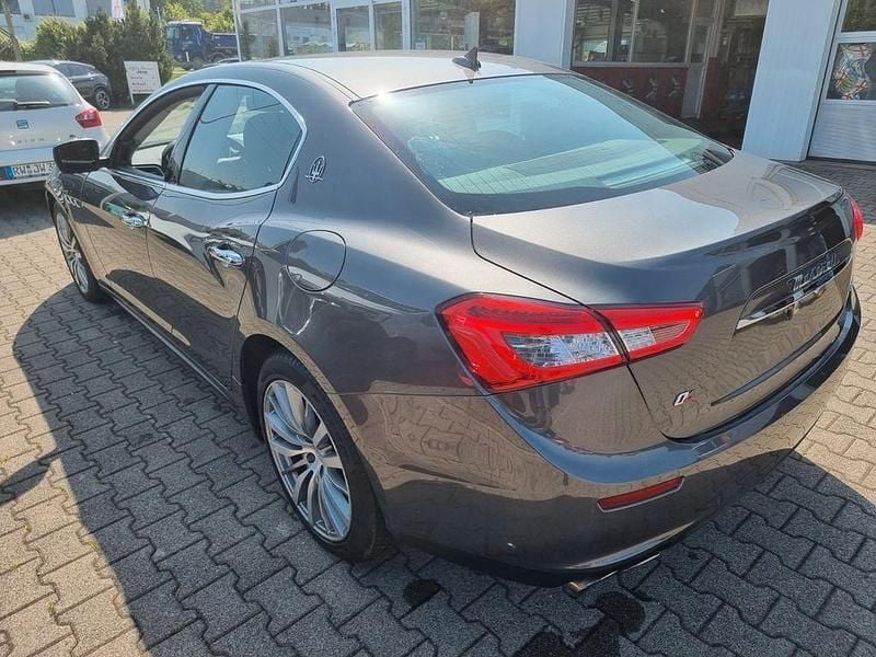 Grau Gebraucht 2016 Maserati Ghibli Coupé | 31.900 € (Superpreis) - Bild 1/4
