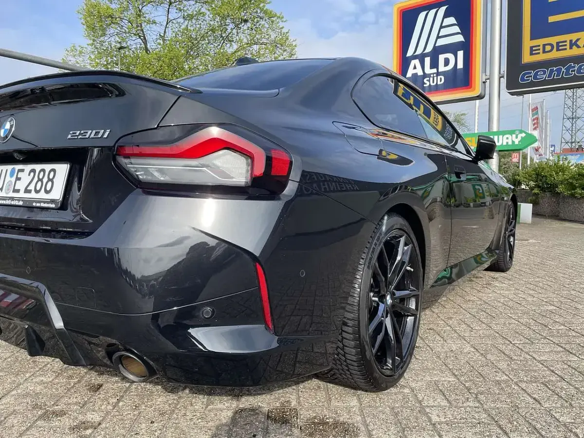 Gebraucht BMW 230 M Sport 245 PS (180 kW) 2023 Schwarz Coupé