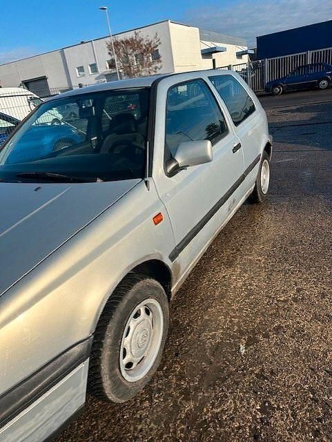 Gebraucht VW Golf 75 PS (55 kW) 1994 Silber Coupé