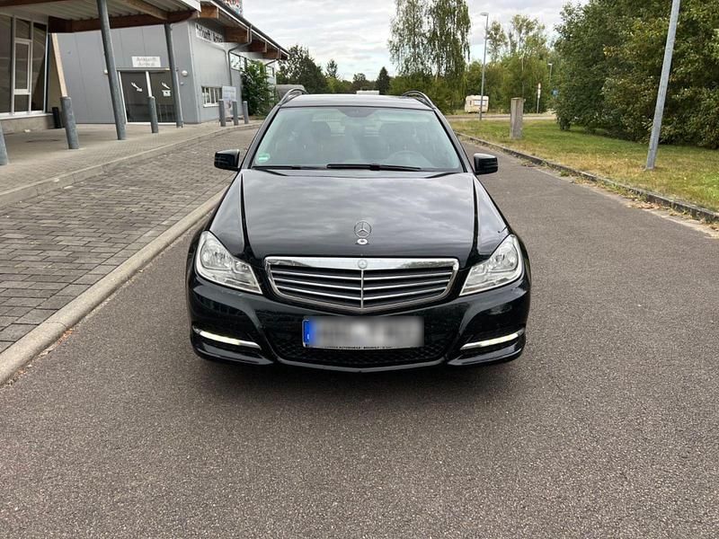 Gebraucht Mercedes C220 170 PS (125 kW) 2013 Schwarz Kombi