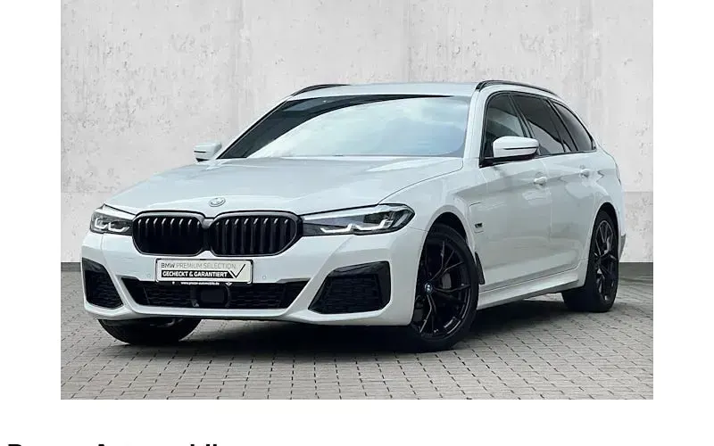 Gebraucht BMW 530e Shadowline 292 PS (214 kW) 2022 Weiß Kombi